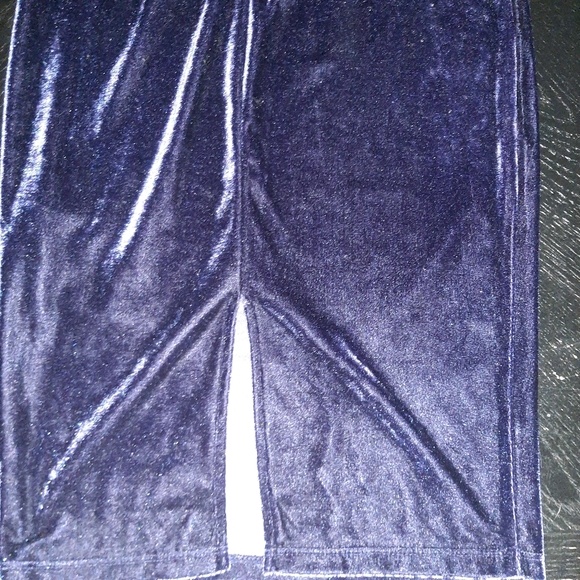 Forever 21 Crushed Velvet Small in Midnight Purple - Picture 9 of 10